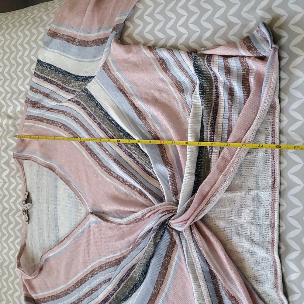Excellent Lightweight Flowy Sweater - Picture 3 of 8
